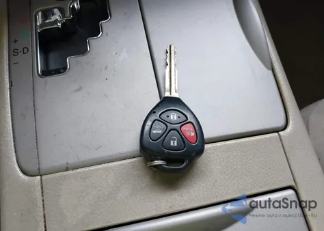 2010 Toyota Camry Le from USA, damaged, VIN 4T1BF3EK1AU068090